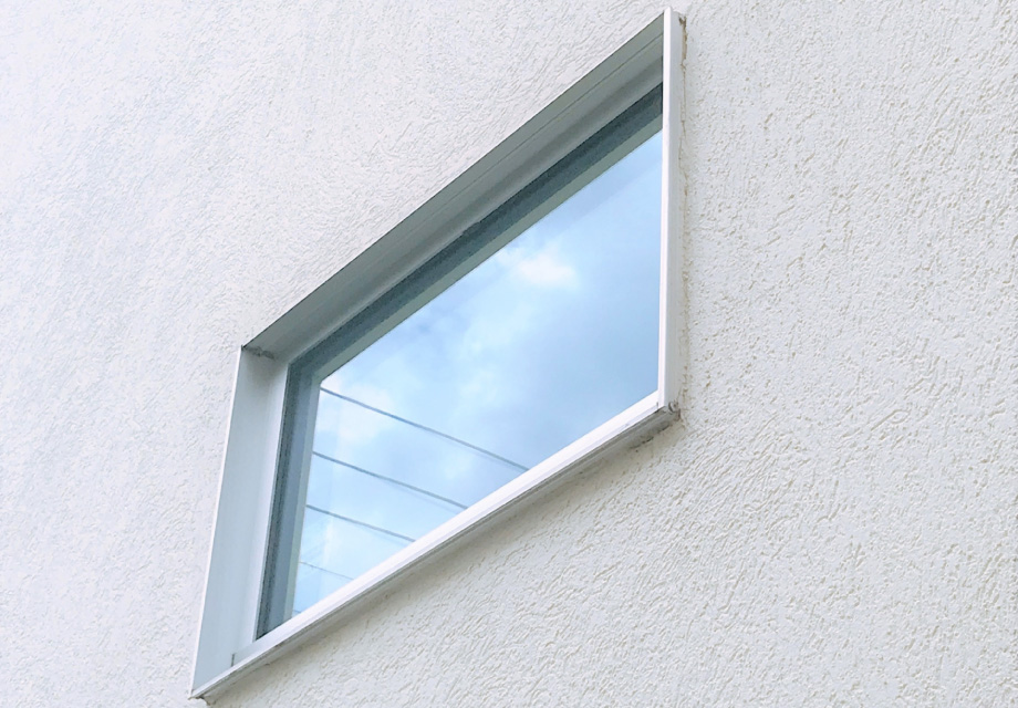 slide-exterior01